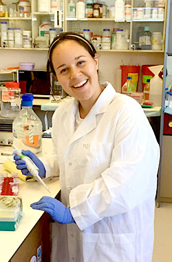 Ariella Levie a Stern College for Women student from Teaneck is spending her summer working in Prof Haim Cohen lab to research a gene that may improve longevity for humans. (Credit: Aviva Cantor)