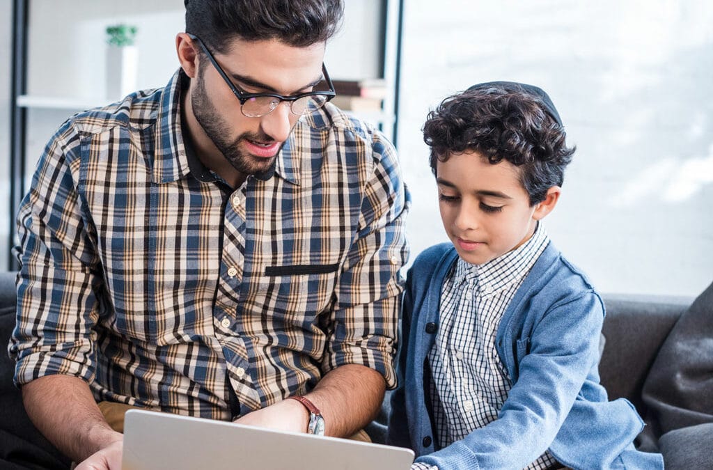 Lookstein Aids Virtual Learning